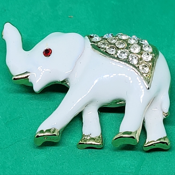 Vintage Jewelry - Brooch, brooches, vintage jewelry, pins, elephant brooch, boho, art deco pin